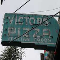 Victor’s Pizzeria & Italian Restaurant Logo