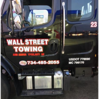 Wall Street Towing Logo