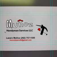 Munoz Handyman Service Logo