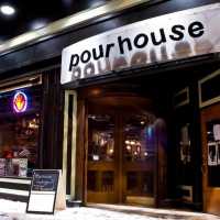 Pourhouse Bar & Grill Logo
