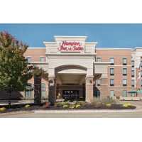 Hampton Inn & Suites Mishawaka/South Bend at Heritage Square Logo