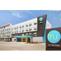 Tru by Hilton Lake Charles Logo