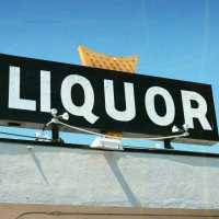 Manitou Liquors Logo
