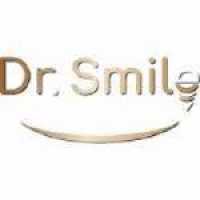 Doctor smile dental group Logo
