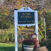 The Robb Family Farm Sugar House Logo